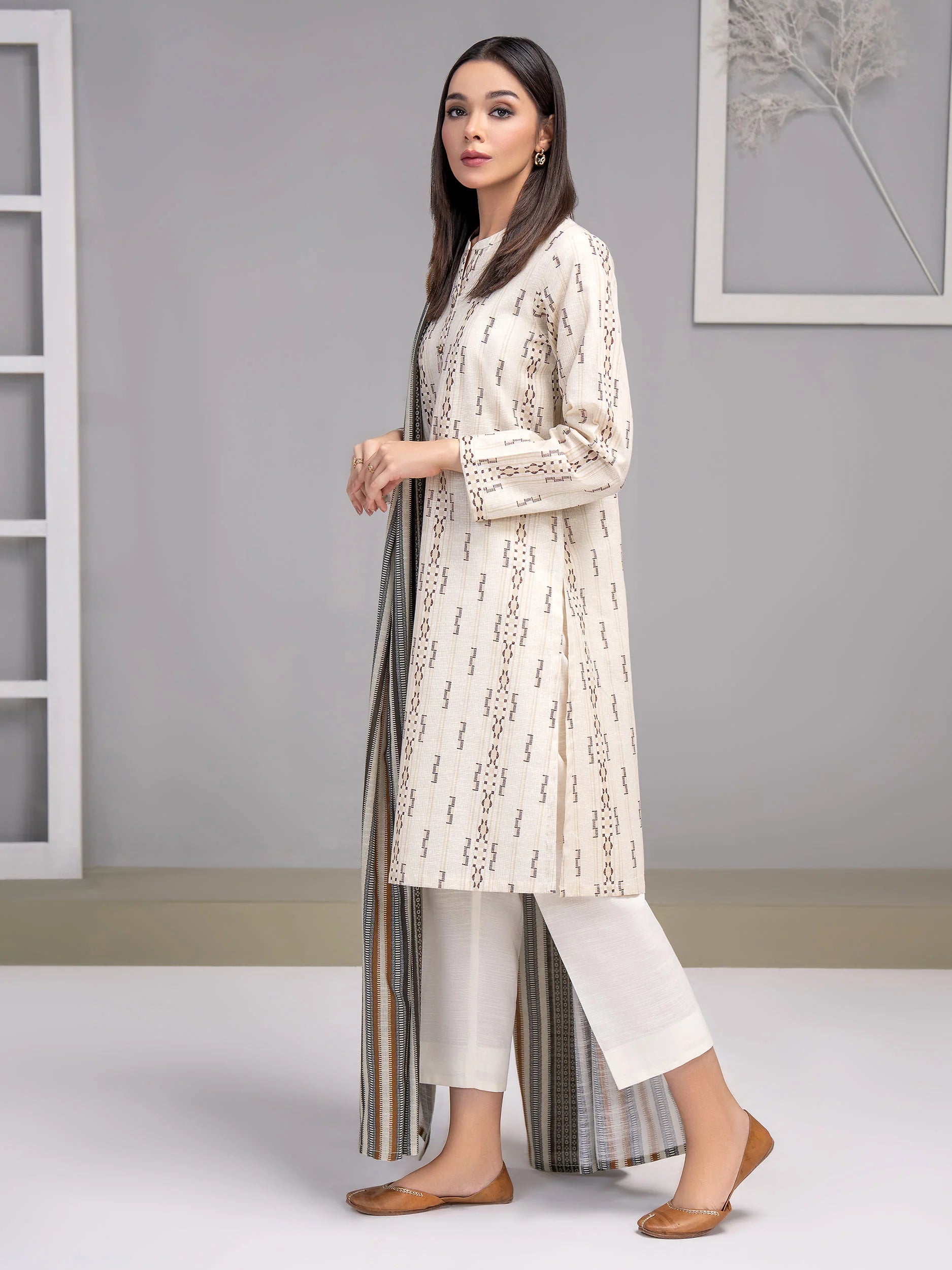 U3238OFFWHITE