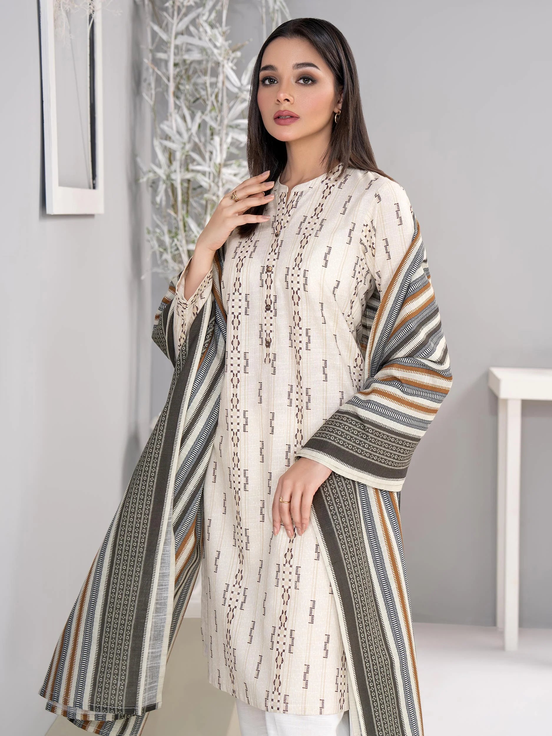 U3239BEIGE